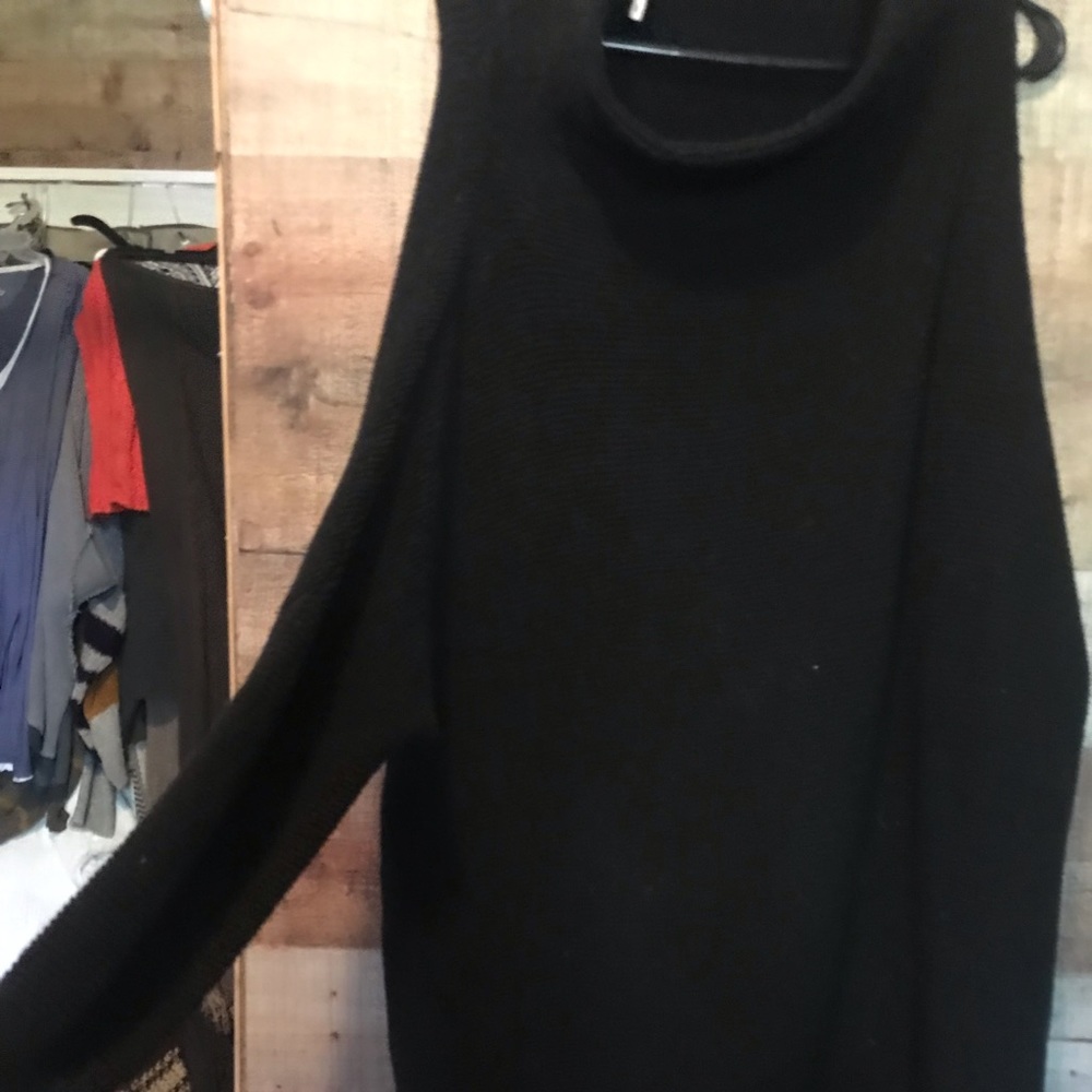 FREE PEOPLE CUT OUT SLEEVE SWEATER/DRESS